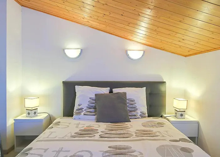 Outrem'her Maison Bord De A L'Epine (Vendee)