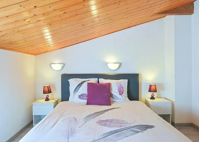 Outrem'her Maison Bord De A بيت للعطل *