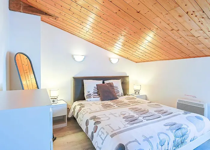 Outrem'her Maison Bord De A بيت للعطل