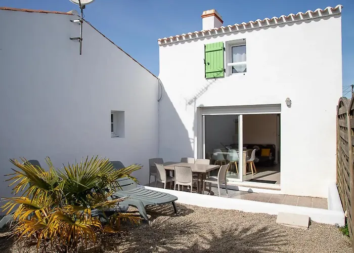 Outrem'her Maison Bord De A بيت للعطل